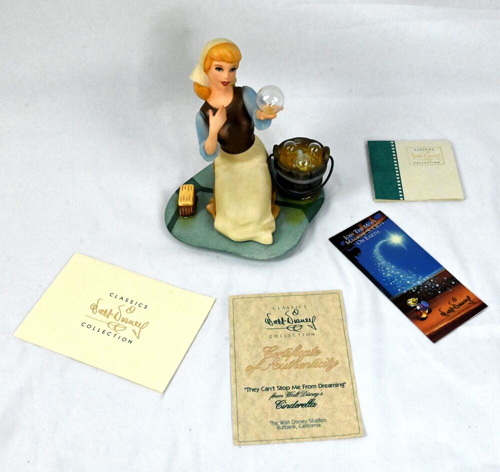 Walt Disney Classics Collection "They Can't Stop Me From Dreaming" Cinderella